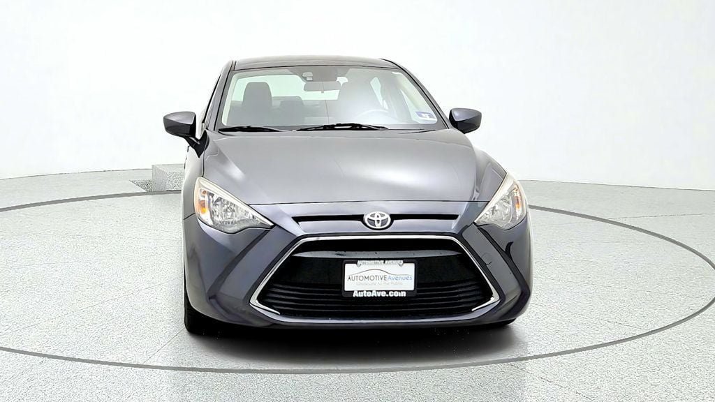 Used 2017 Toyota Yaris iA FWD image 2
