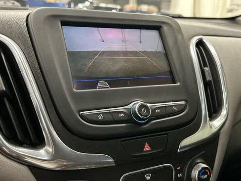 Used 2020 Chevrolet Equinox LS AWD/4WD image 23