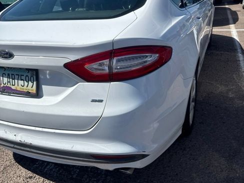 Used 2016 Ford Fusion SE FWD image 4