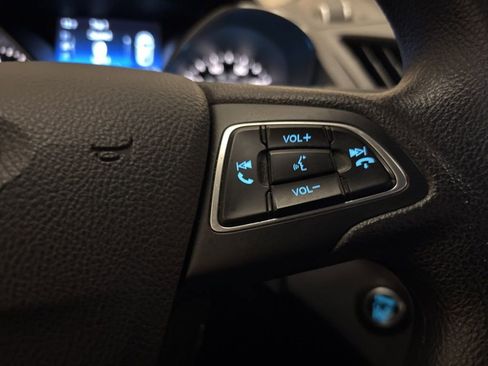 Used 2019 Ford Escape SE image 15