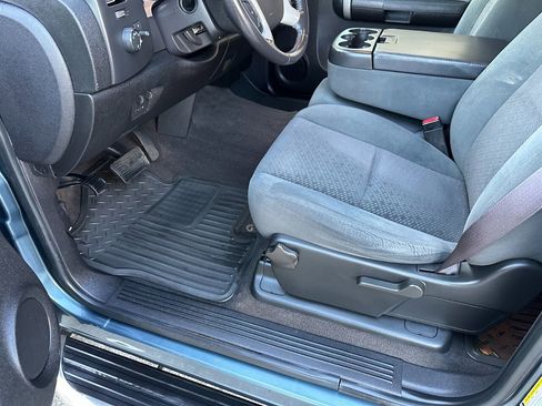 Used 2008 Chevrolet Silverado 2500 LT w/ 1LT Convenience Package image 15