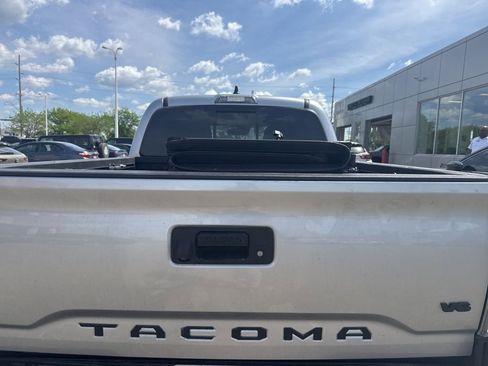 Used 2023 Toyota Tacoma TRD Off-Road w/ Advanced Technology Package image 4