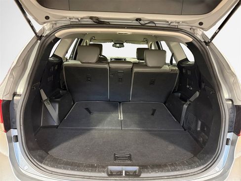 Used 2017 Hyundai Santa Fe SE image 25