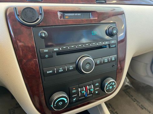 Used 2009 Chevrolet Impala LT image 19
