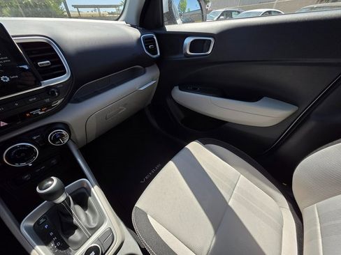 New 2025 Hyundai Venue SEL image 33