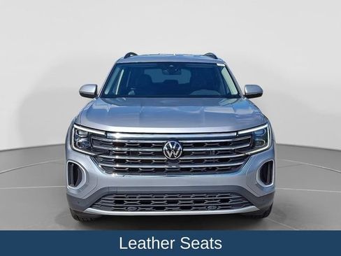 Used 2025 Volkswagen Atlas SE AWD/4WD image 3