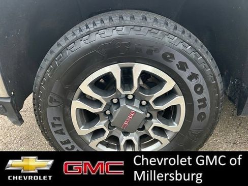 Used 2023 GMC Sierra 2500 SLT w/ SLT Convenience Package AWD/4WD image 11