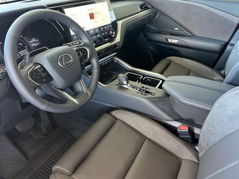 New 2026 Lexus TX 550h AWD Plug-In Hybrid image 8