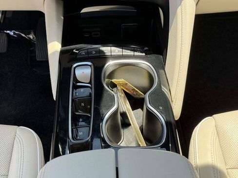 Certified 2022 Buick Envision Avenir w/ Technology Package II AWD/4WD image 18