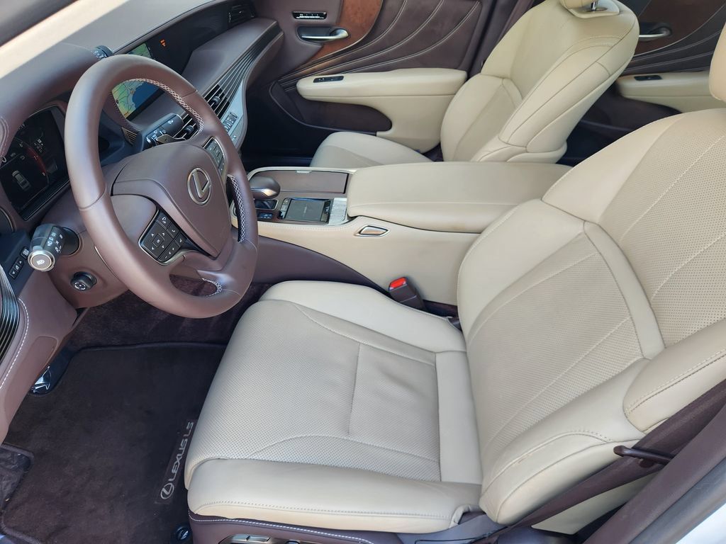 Used 2020 Lexus LS 500 w/ Accessory Package (Z2) RWD image 13