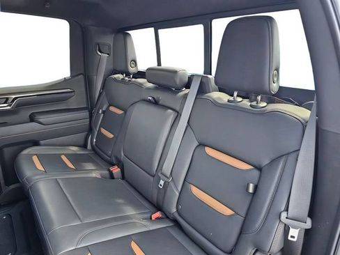 Used 2024 GMC Sierra 1500 AT4 w/ Technology Package AWD/4WD image 34
