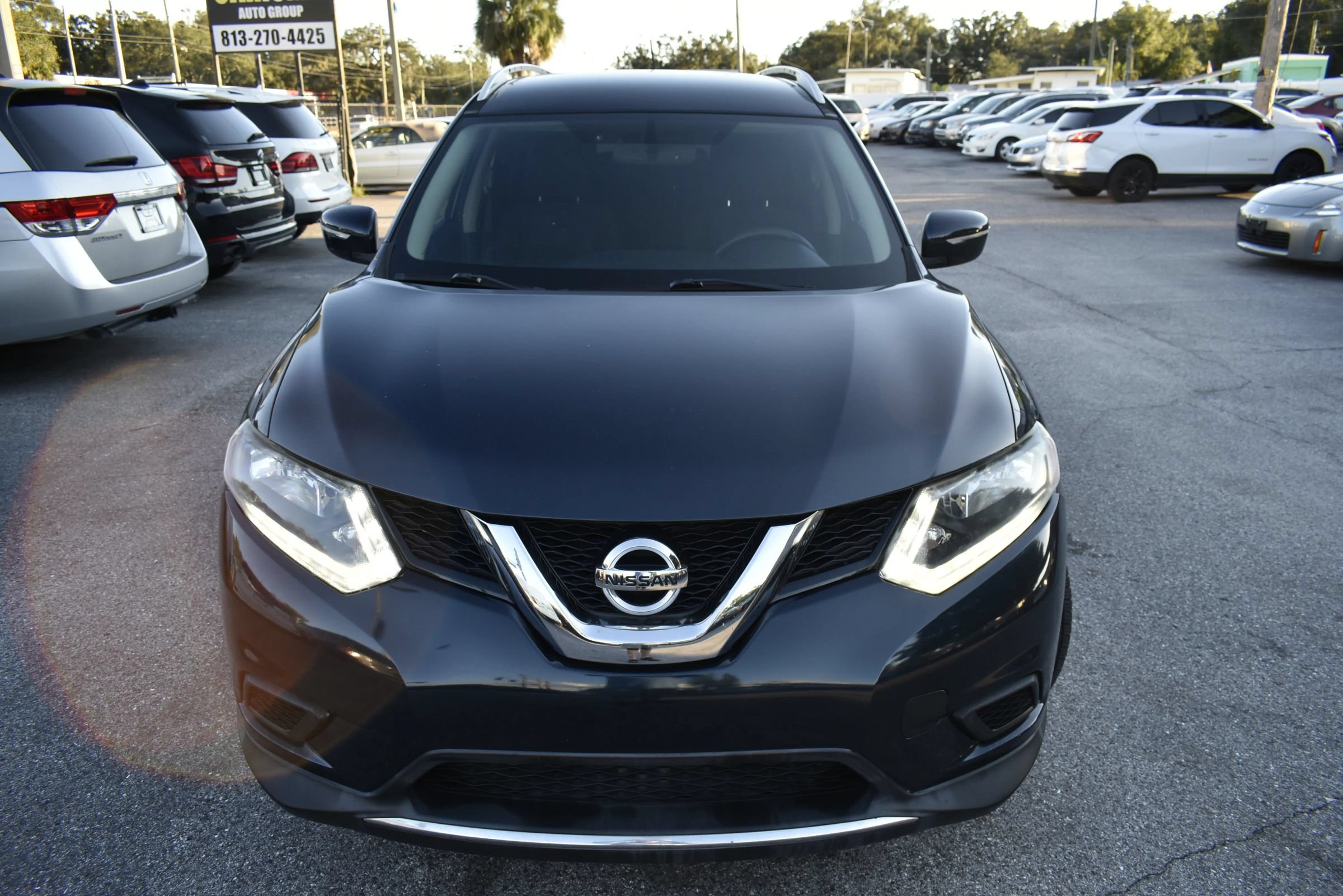 Used 2015 Nissan Rogue SV FWD image 2