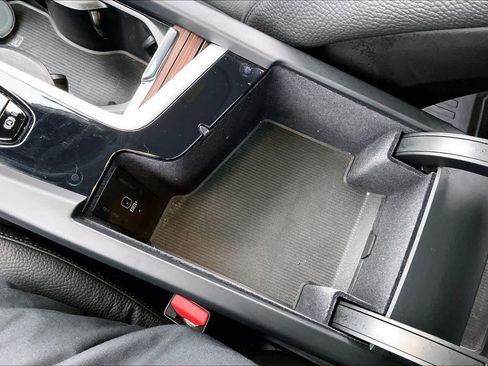 Used 2023 Volvo XC60 T8 Plus image 37