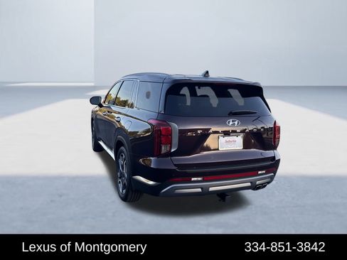 Used 2024 Hyundai Palisade Limited image 3
