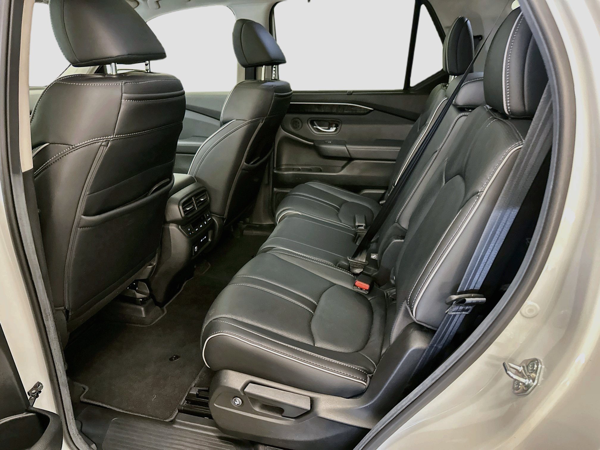 Used 2025 Honda Pilot Elite image 30