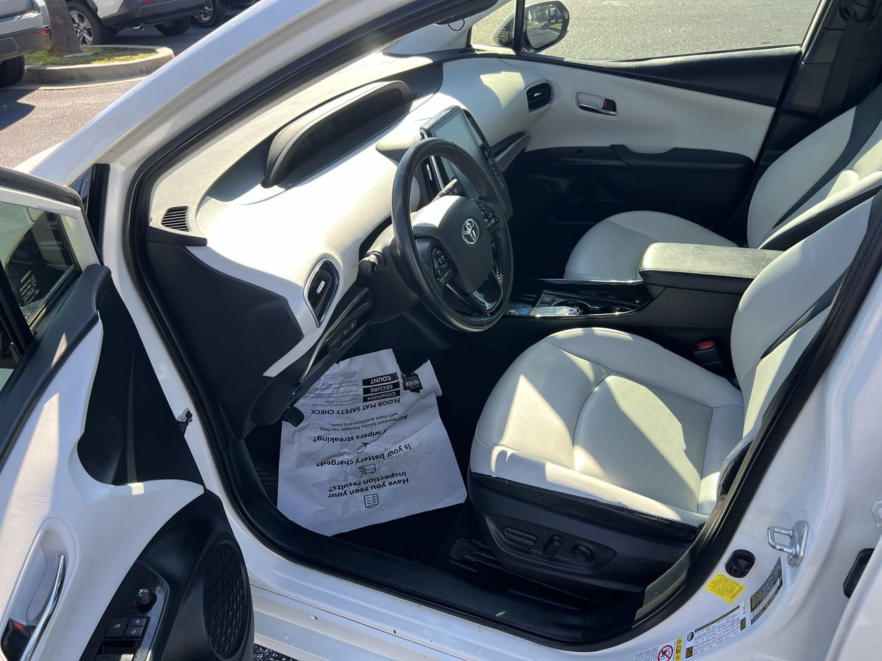 Used 2020 Toyota Prius Limited FWD image 16