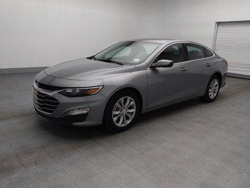 Used 2025 Chevrolet Malibu LT FWD image 2