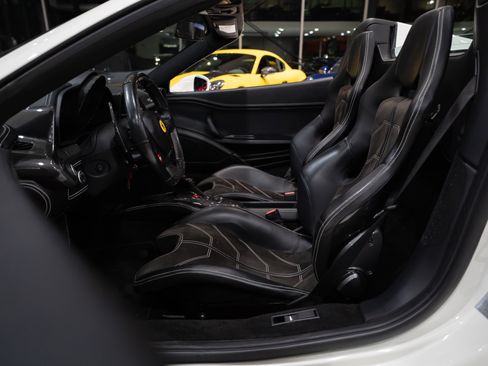 Used 2013 Ferrari 458 Spider RWD image 12