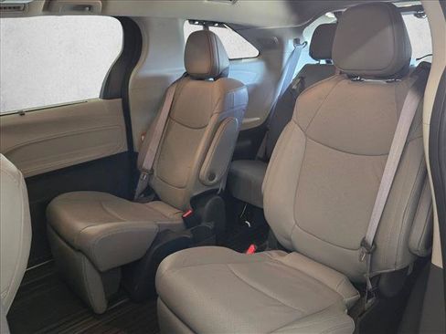 Used 2023 Toyota Sienna Limited AWD/4WD image 20