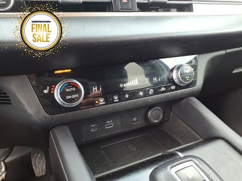 Used 2024 Mitsubishi Outlander SE image 17