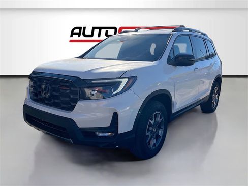 Used 2023 Honda Passport TrailSport image 3