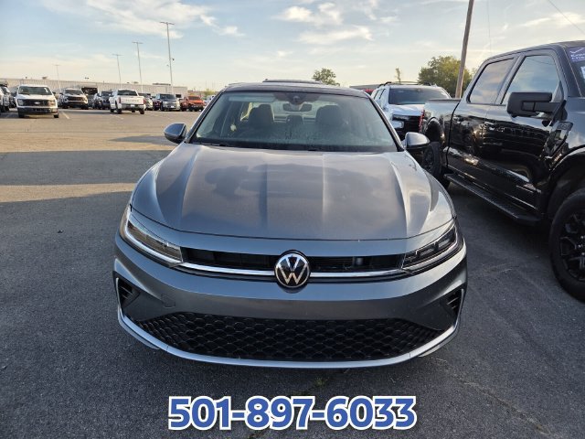 Used 2025 Volkswagen Jetta SE FWD image 2