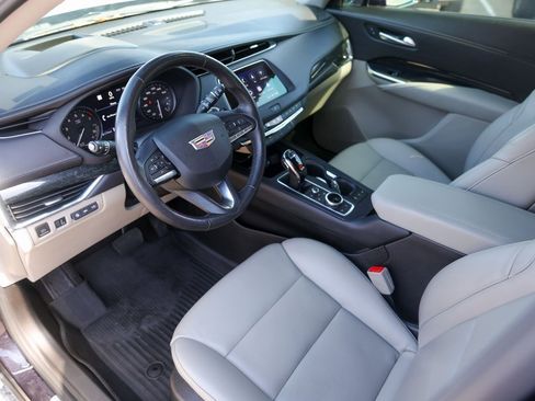 Used 2022 Cadillac XT4 Premium Luxury w/ Technology Package image 9