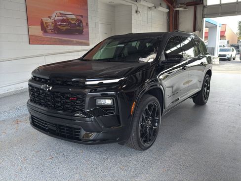 New 2026 Chevrolet Traverse RS w/ LPO, Floor Liner Package image 3