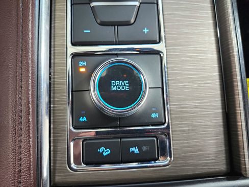 Used 2024 Ford Expedition Limited AWD/4WD image 31
