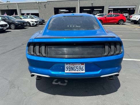 Used 2019 Ford Mustang Premium RWD image 3