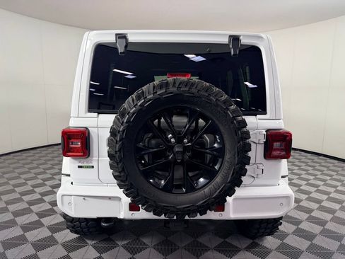 Used 2020 Jeep Wrangler Unlimited Sahara AWD/4WD image 9