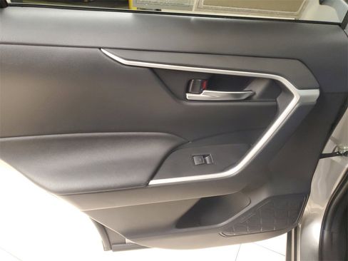 Used 2025 Toyota RAV4 XLE image 13