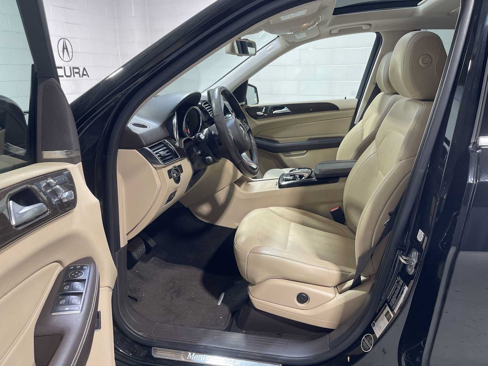 Used 2018 Mercedes-Benz GLE 350 4MATIC image 2