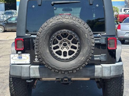 Used 2015 Jeep Wrangler Unlimited Sport w/ Quick Order Package 24S AWD/4WD image 7