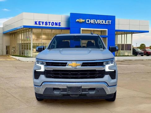 Used 2024 Chevrolet Silverado 1500 LT RWD image 2