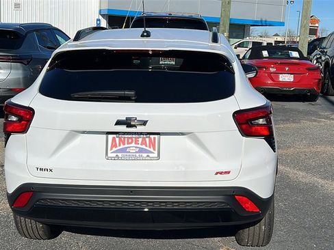 New 2026 Chevrolet Trax RS w/ Sunroof Package image 6