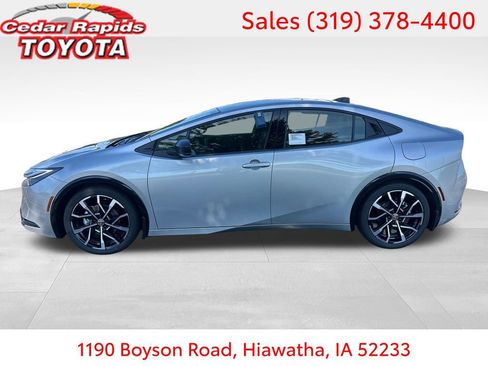 New 2026 Toyota Prius Plug-In Hybrid FWD image 2