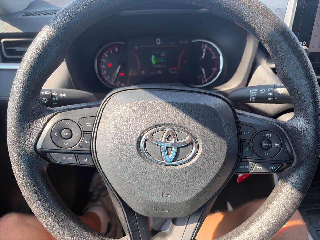Used 2025 Toyota RAV4 LE FWD image 21