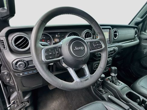 Used 2023 Jeep Wrangler Unlimited Sahara AWD/4WD image 12
