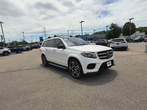 Used 2017 Mercedes-Benz GLS 550 4MATIC image 2