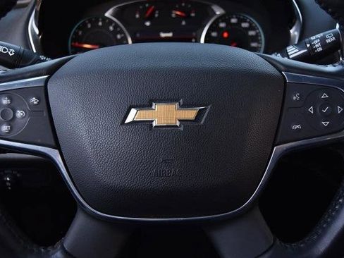 Used 2022 Chevrolet Traverse LT image 23