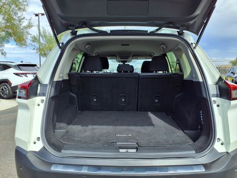 Used 2023 Nissan Rogue SV FWD image 16