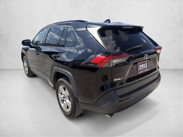 Used 2021 Toyota RAV4 XLE FWD image 3