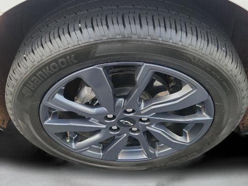 Used 2024 Chevrolet Equinox RS w/ RS Leather Package image 10