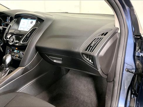 Used 2018 Ford Focus SEL image 16