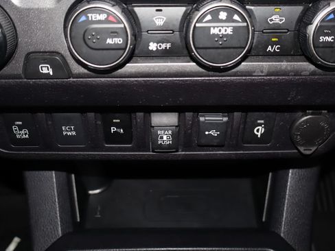 Used 2023 Toyota Tacoma TRD Pro AWD/4WD image 27