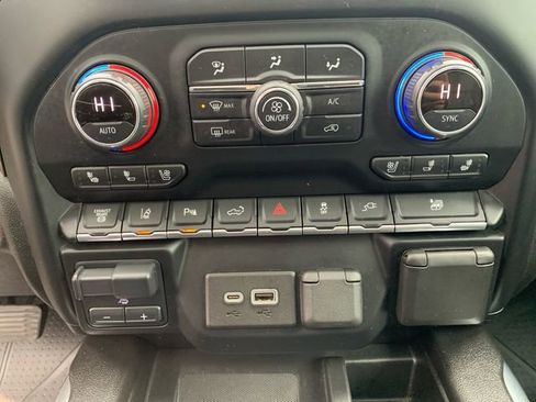 Used 2021 Chevrolet Silverado 3500 High Country image 29