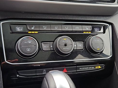 Certified 2022 Volkswagen Atlas SEL image 18