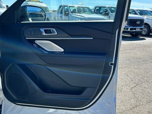 New 2026 Ford Explorer Platinum image 10