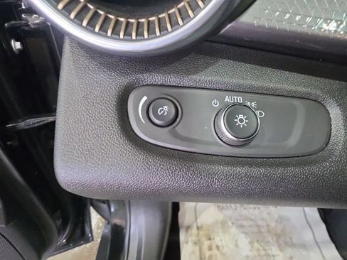 Used 2025 Chevrolet Trax ACTIV w/ Driver Confidence Package FWD image 19